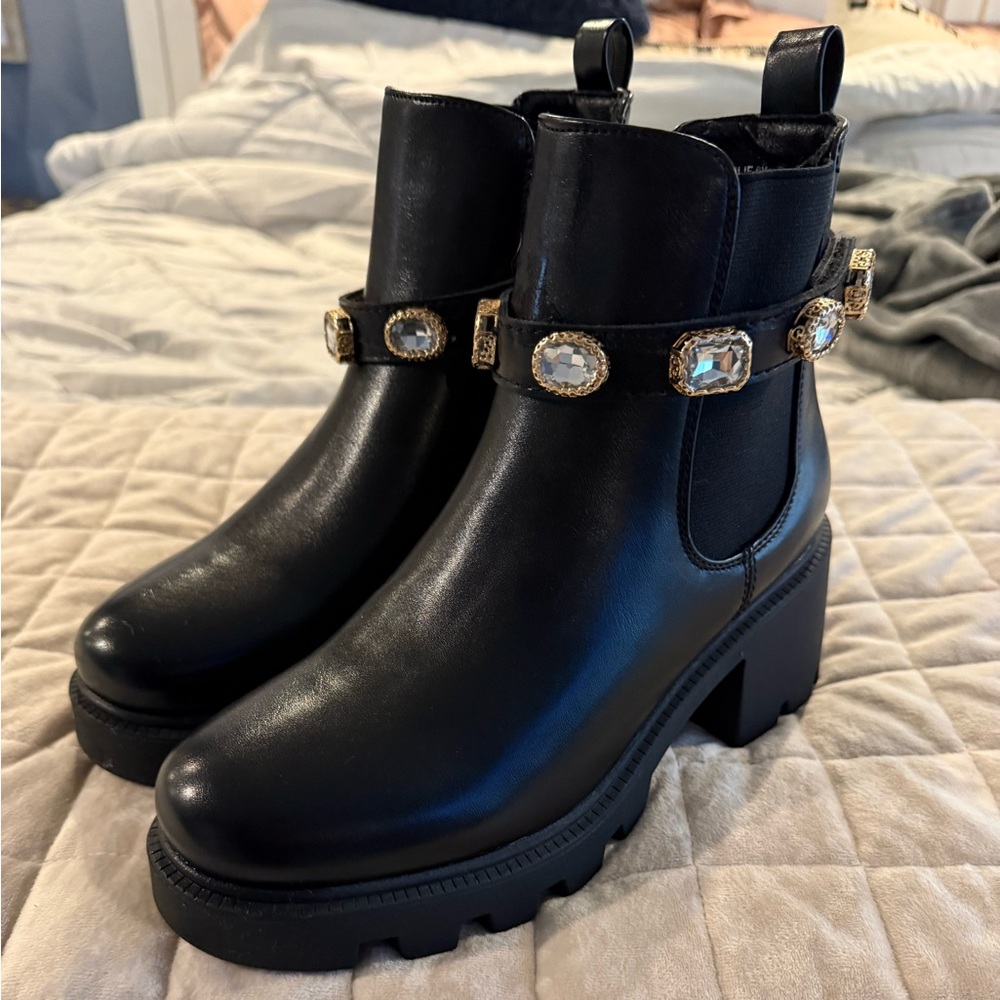 New Black Chelsea Boot with Removable Jewel Accent Band - Size 8 NBW